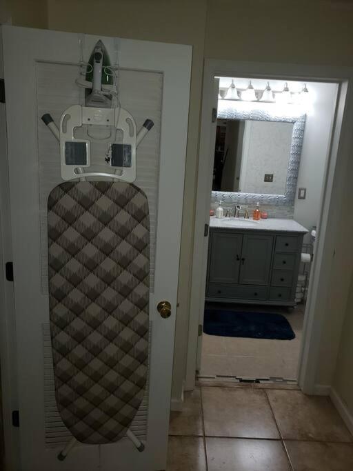 Entire Apartment Suite Family Singles Couples Nurses Dinners Business Meetings Lithonia Exterior photo